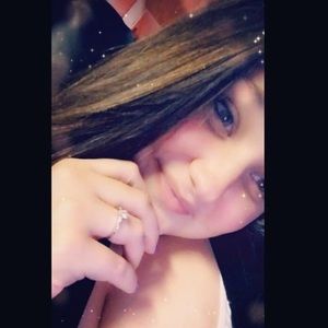 Meet your Posher, Crystal